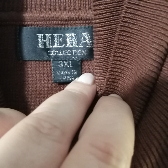 Hera Collection, Turtle Neck Dress - Picture 4 of 4